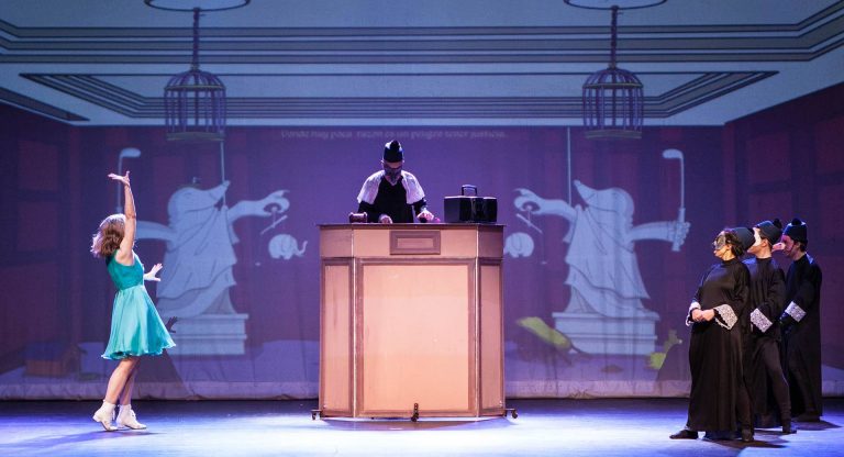 ‘Alicia en el País de las Maravillas’ regresa al Teatro Maravillas