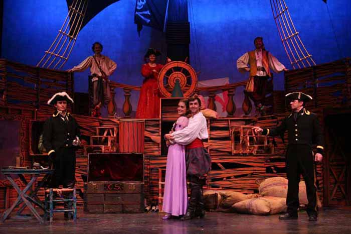 Los piratas abordan el Teatro Sanpol
