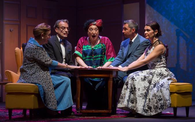 ‘Un espíritu burlón’ de Noël Coward en el Teatro Fernán Gómez