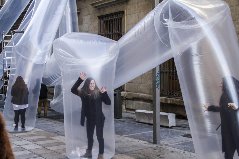 Las figuras inflables del arquitecto Marco Canevacci invaden Madrid