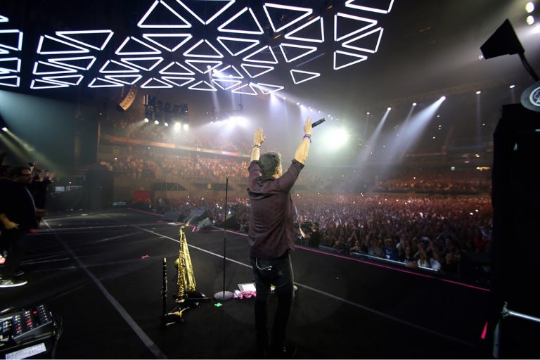 ‘Más es más’: Alejandro Sanz celebra su carrera en el Vicente Calderón