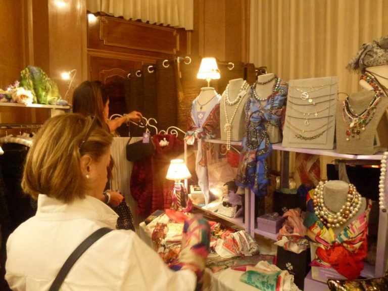 Moda y exclusividad en el V ‘Mercadillo La Bruja’
