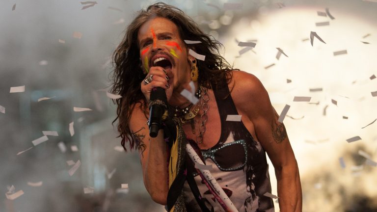 Steven Tyler llega en solitario a Madrid