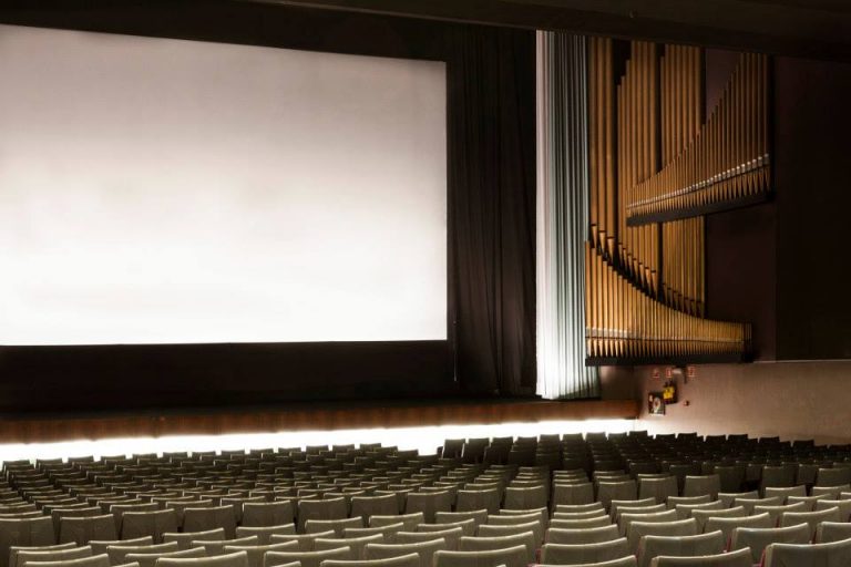El Cine Palafox aumenta las sesiones ante la demanda de entradas en su despedida