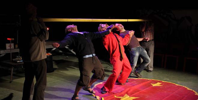 El Teatro Valle-Inclán sale a la calle con el show circense gratuito ‘Aire’