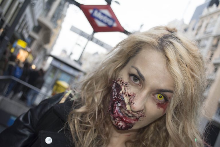 Los zombies amenazan la red de Metro de Madrid