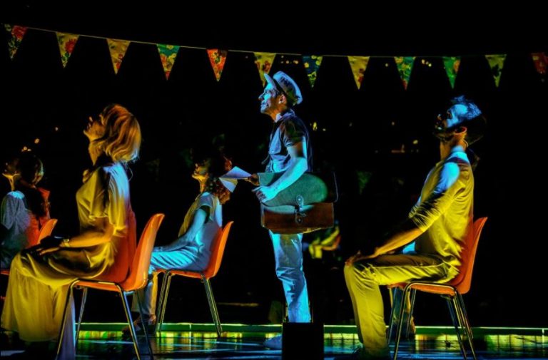 El Teatro Maravillas guarda ‘Cuatro corazones con freno y marcha atrás’