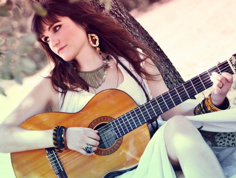 Rozalén canta al pasado en el Teatro Circo Price