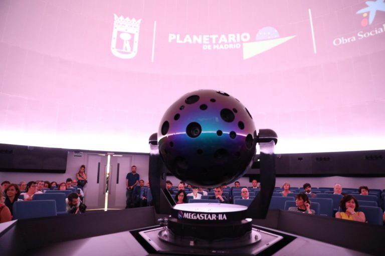 El Planetario ofrece cuatro días de visitas gratis en su reapertura