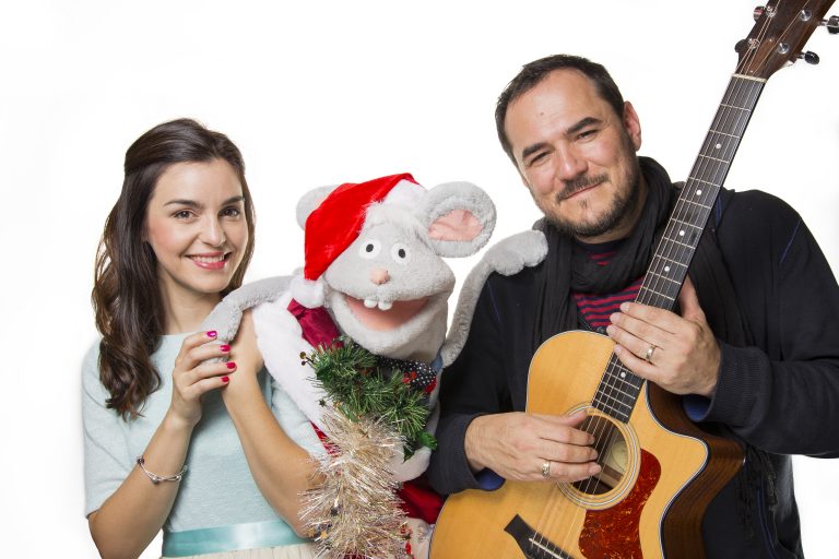 Ismael Serrano, Emma y Oliverio cantan a la Navidad